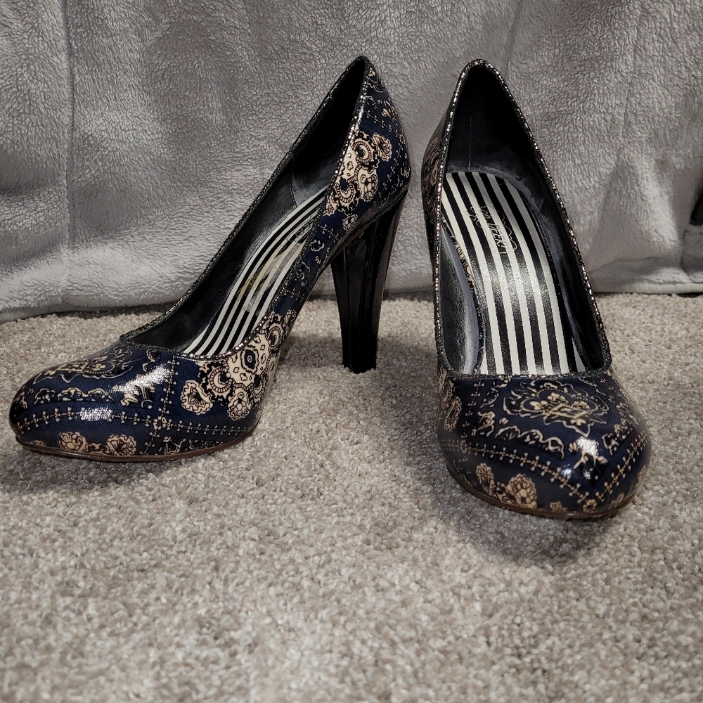 Oh...Derek Heels